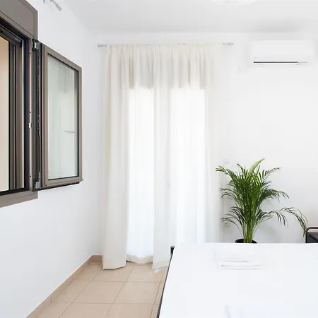 Tulipa Suites Yefira Exterior photo